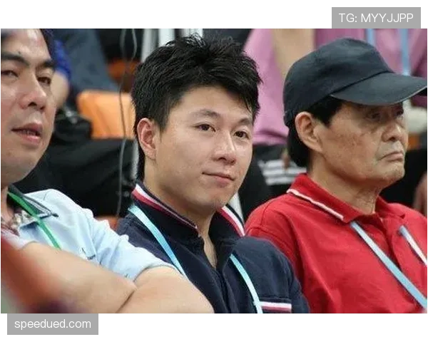 李小鹏私下像个会叠毛巾的邻家大叔，奥运冠军的反差感把我震到了